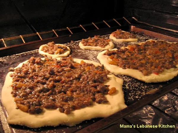 Lahm Bi Ajin - Lahmacun