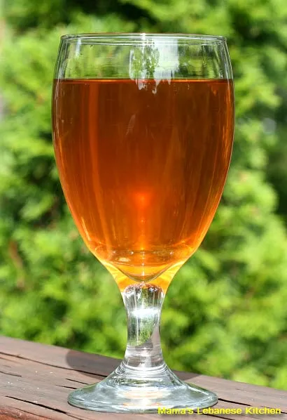 Refreshing Sumac-Ade Drink