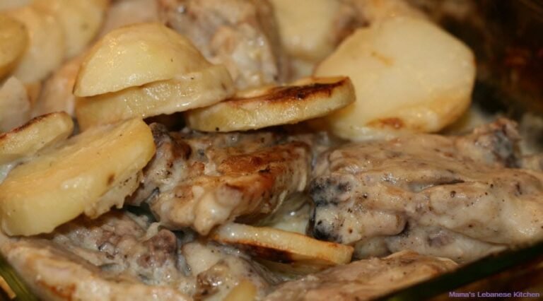 Baked Garlic Chicken and Potatoes – Djej w Batata Bil Sayniyyeh