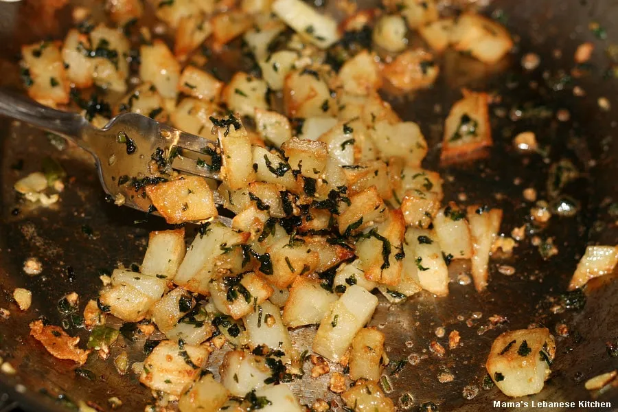 Mix Potatoes with Garlic and Cilantro Sautee Mix Potatoes with Garlic and Cilantro Sautee